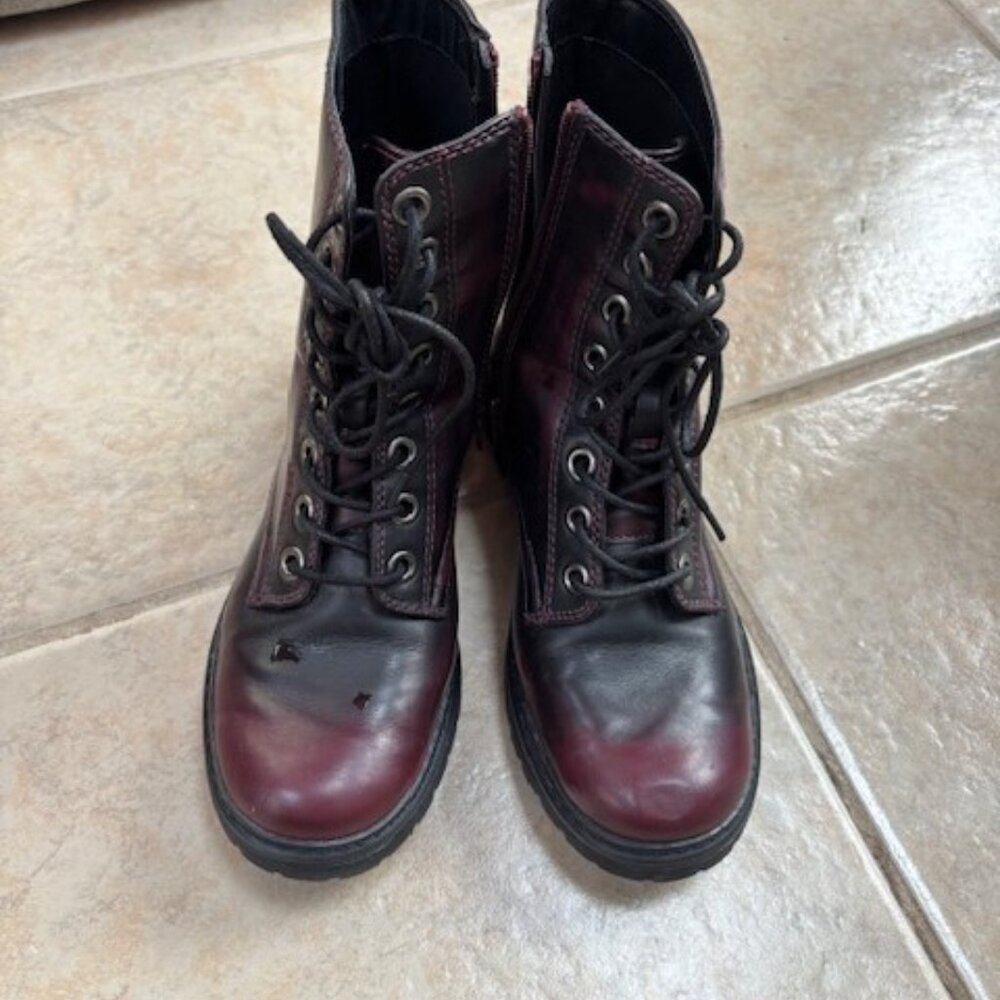 Women's UnR8ed Boots